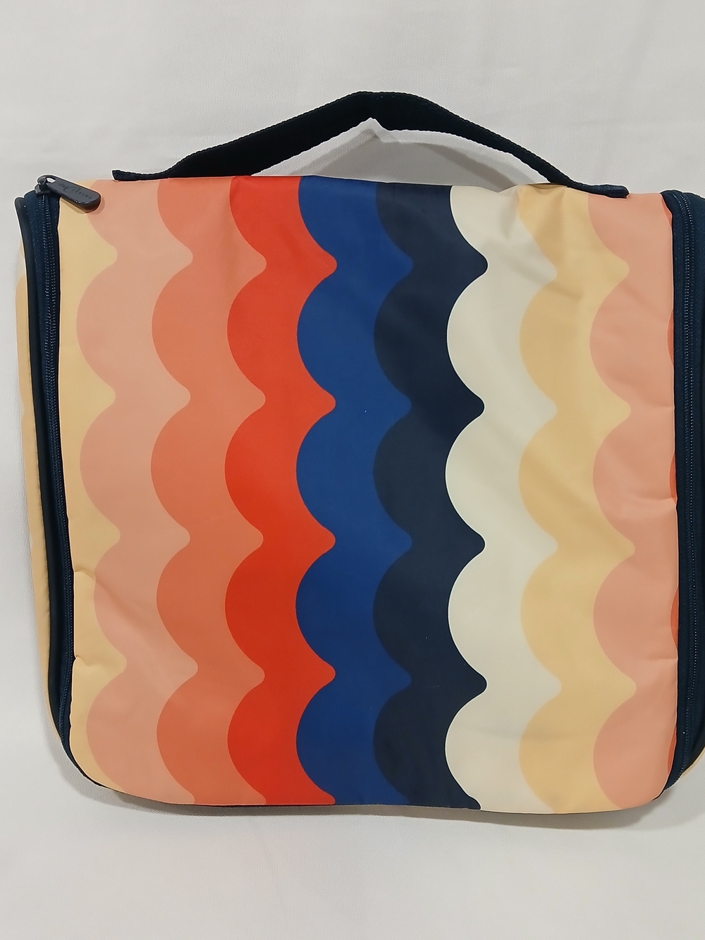Thirty-One Hanging Traveler Case Cosmetic Make-Up Toiletry Bag Ocean Waves